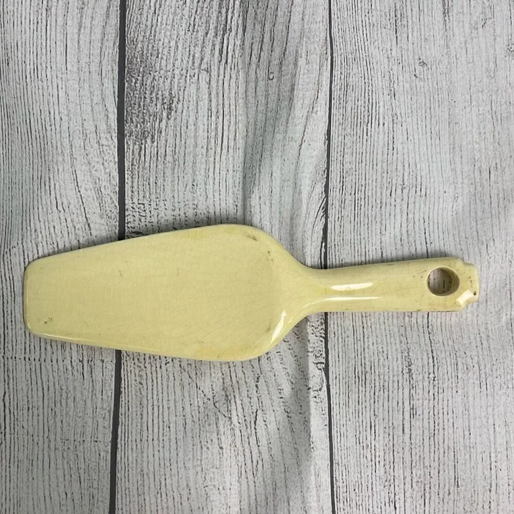 Ceramic vintage spatula w/gold flowers & picture